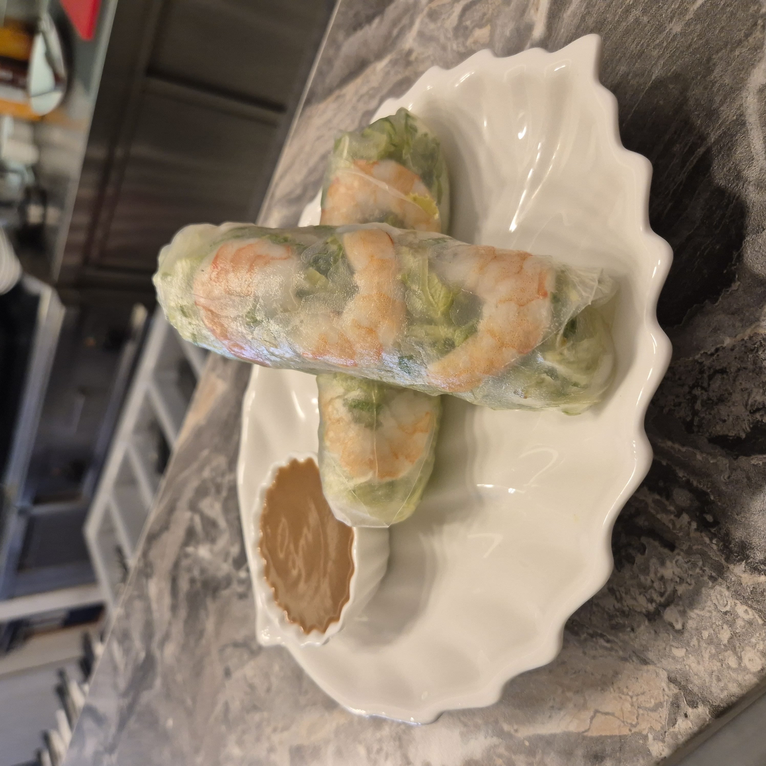 Fresh spring rolls with dipping sauce